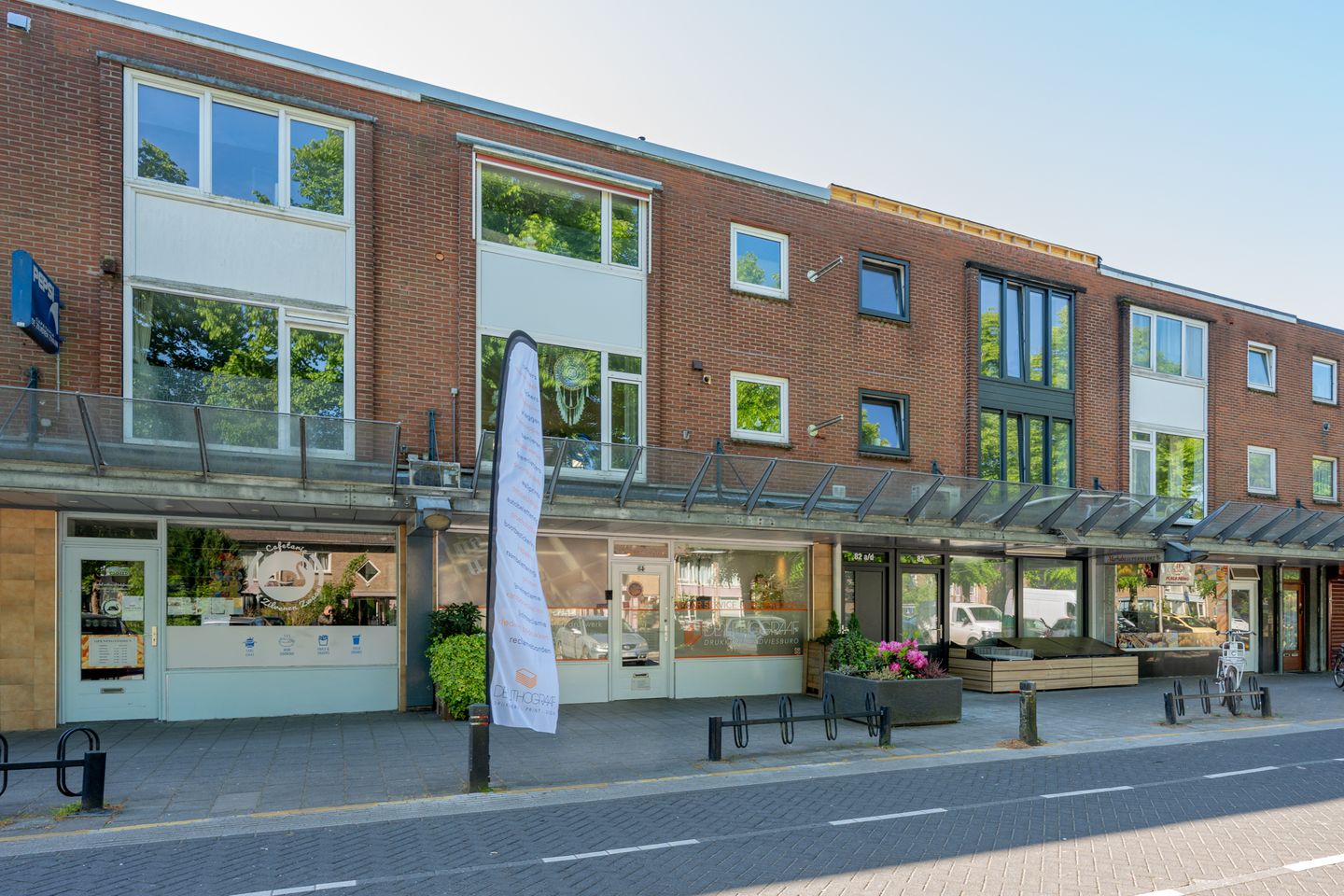 View photo 1 of Johan van Oldenbarneveltlaan 84