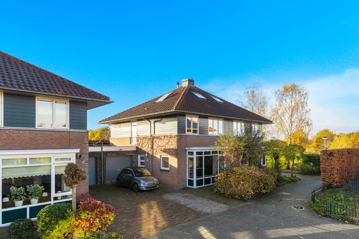 Photo 2 of Ds. Allendorpstraat 32