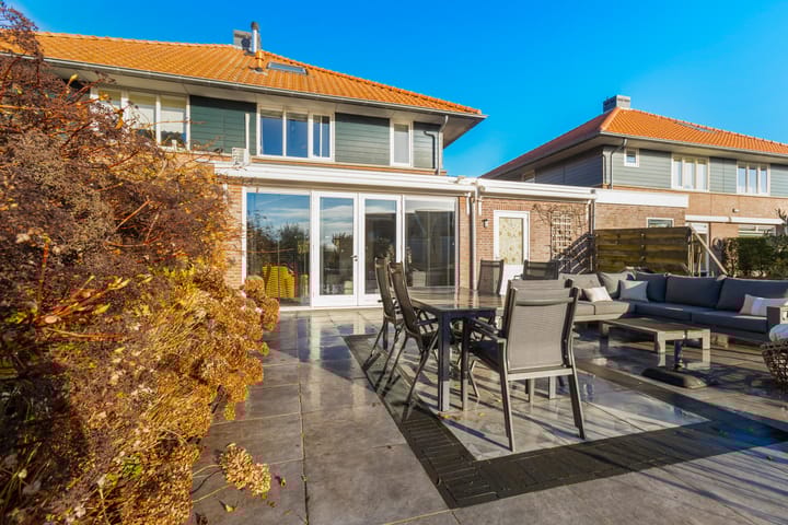 Photo 3 of Ds. Allendorpstraat 32