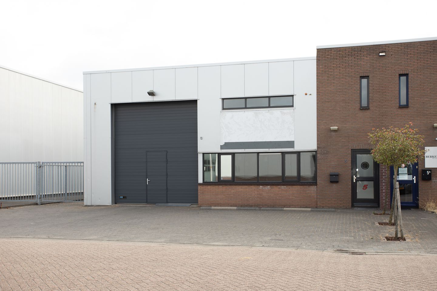 View photo 3 of Bedrijvenstraat 5