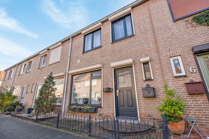 Foto 1 van Minister Van Hallstraat 8