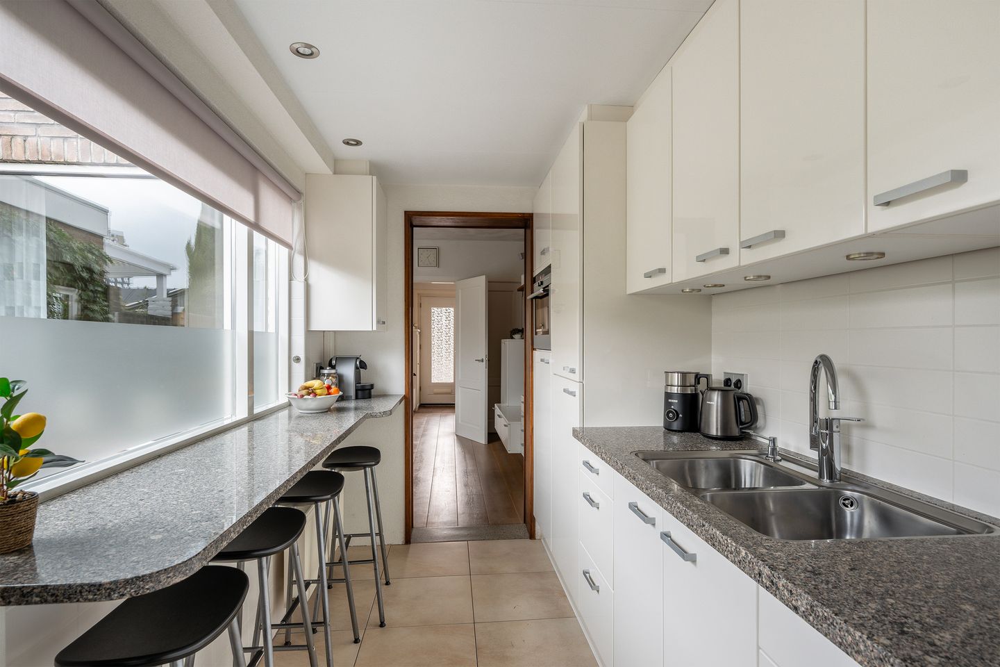 Photo 14 of Oranjestraat 12