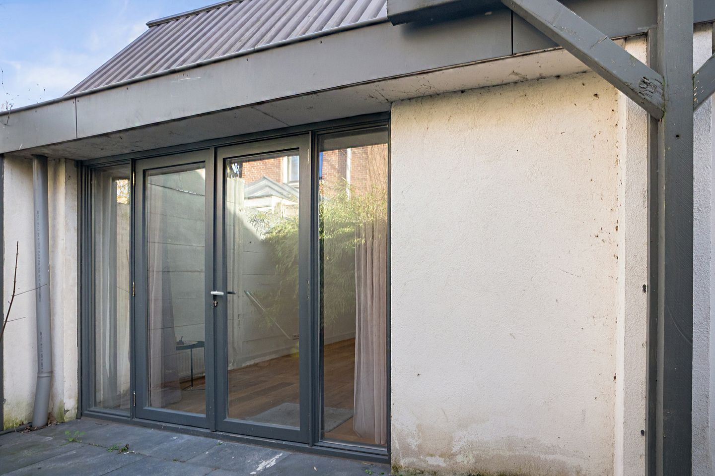 View photo 2 of Noordwal 329