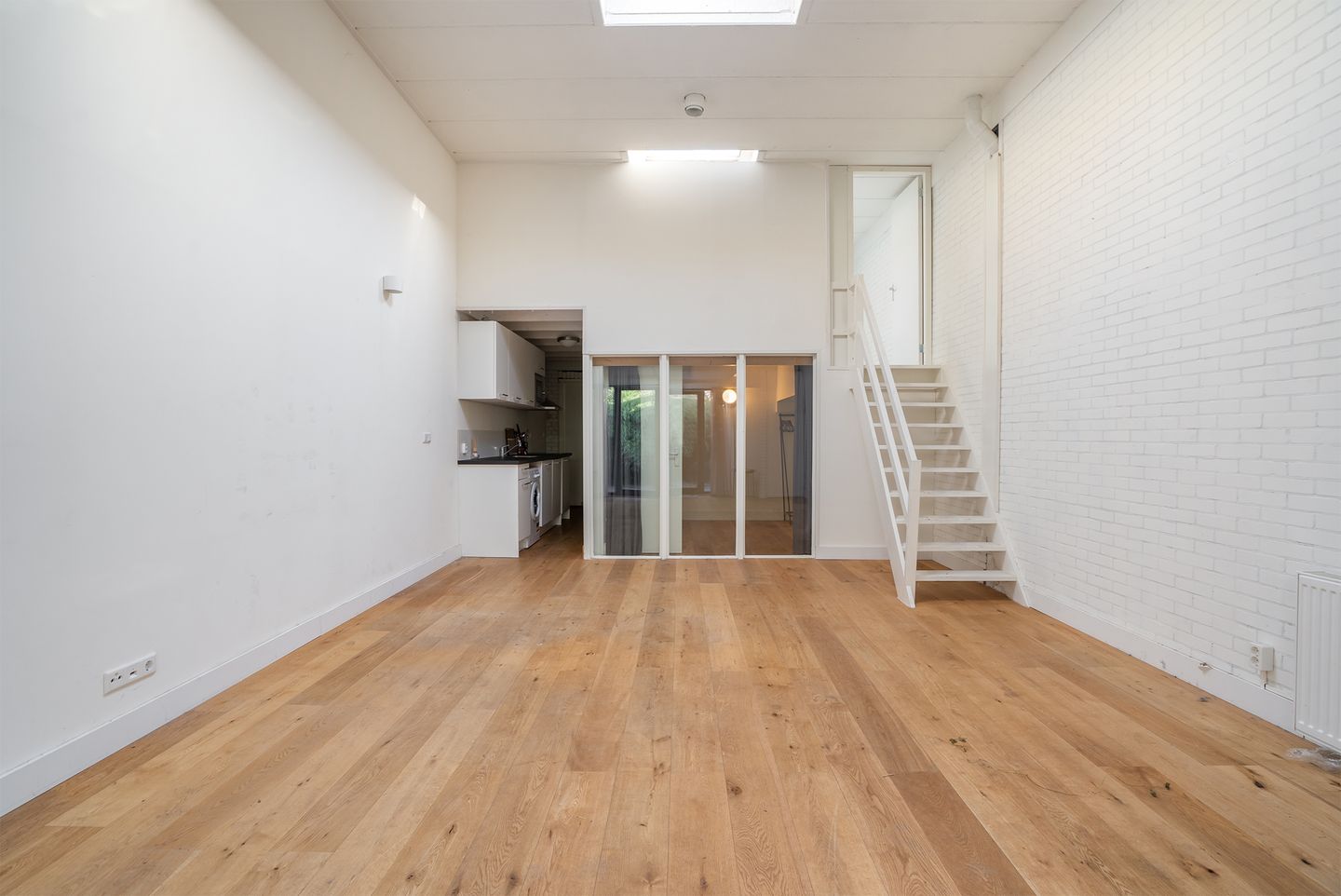 View photo 1 of Noordwal 329