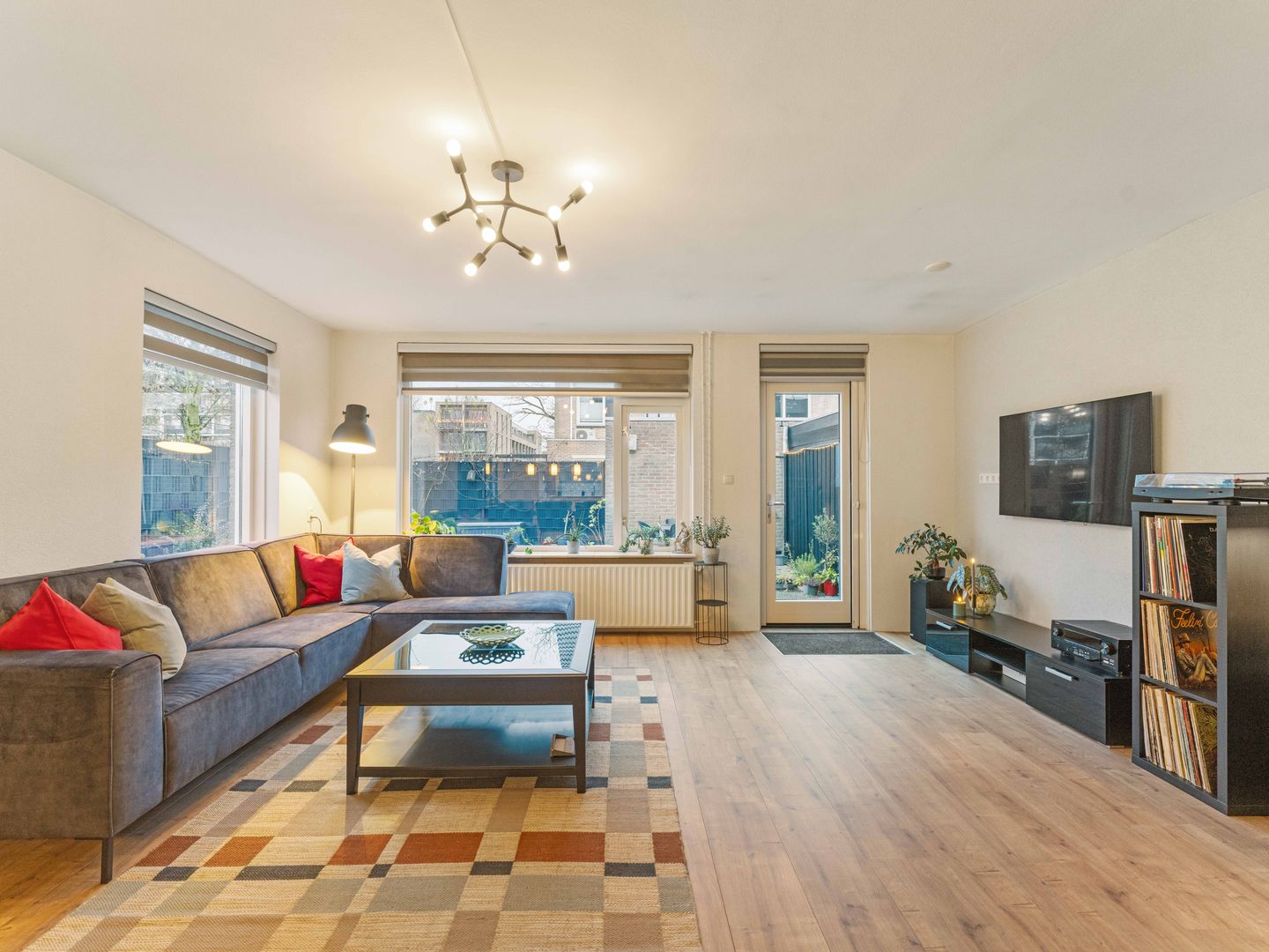 Foto 14 van Leeuwerikstraat 2