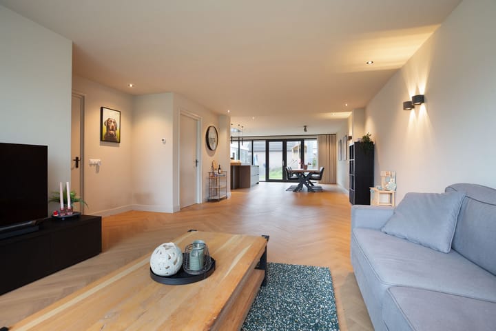 Photo 2 of Vossenbergselaan 45