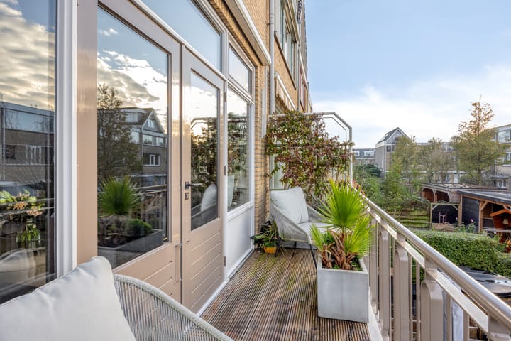 Photo 12 of Ribesstraat 17