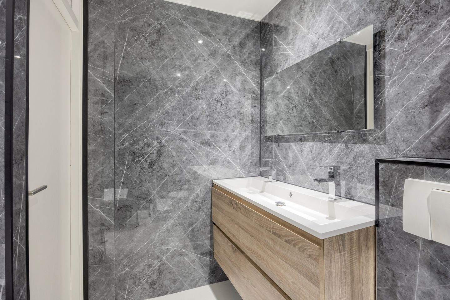 Foto 20 van Ribesstraat 17