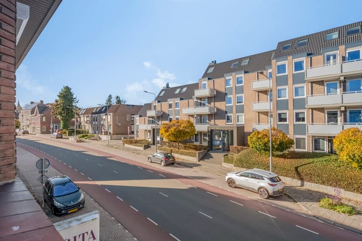 Photo 20 of Burg. Cremersstraat 27