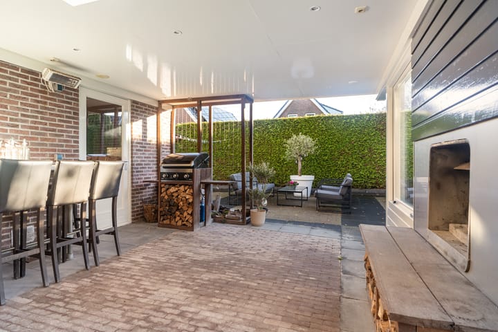 Foto 16 van Bernhardlaan 76