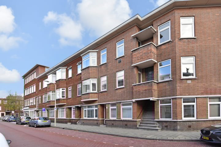 Photo 4 of Goudreinetstraat 233