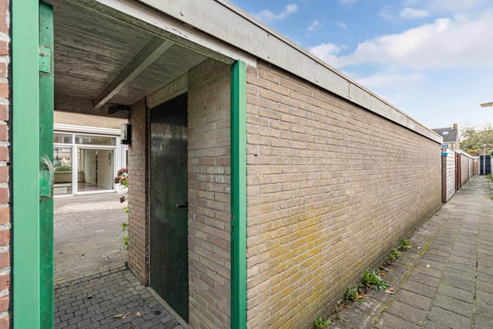 Photo 40 of Lekstraat 24