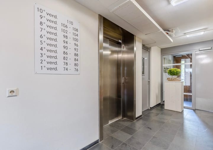 Photo 2 of Bermuda 102