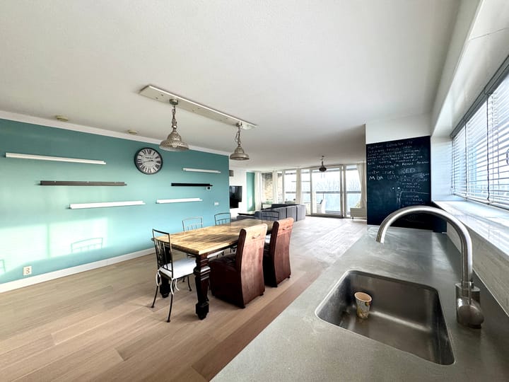 Photo 4 of Bermuda 102