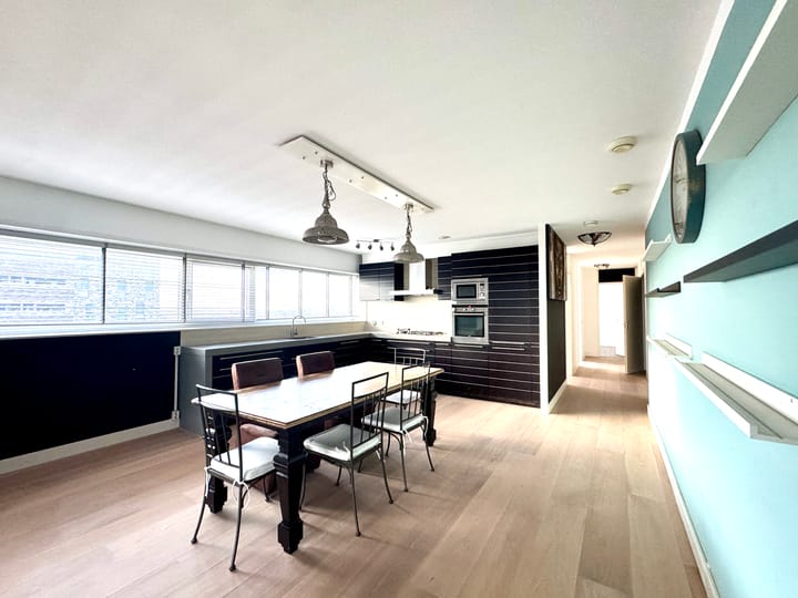 Photo 5 of Bermuda 102