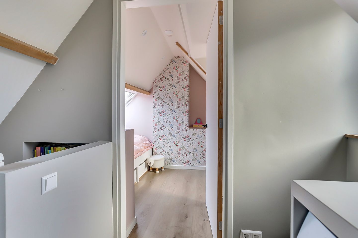 Foto 25 van Reggestraat 10