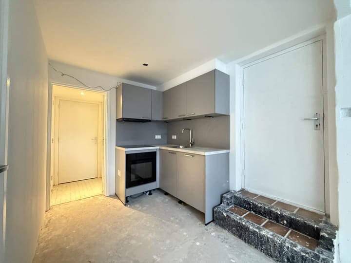 Photo 10 of Stuijvenburchstraat 2-B