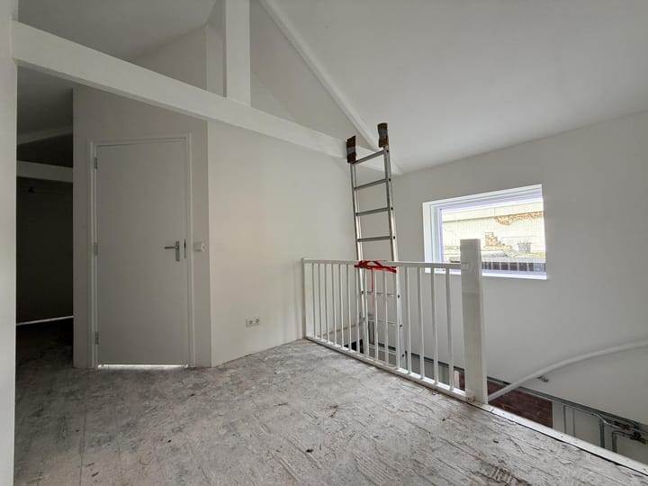 Photo 15 of Stuijvenburchstraat 2-B