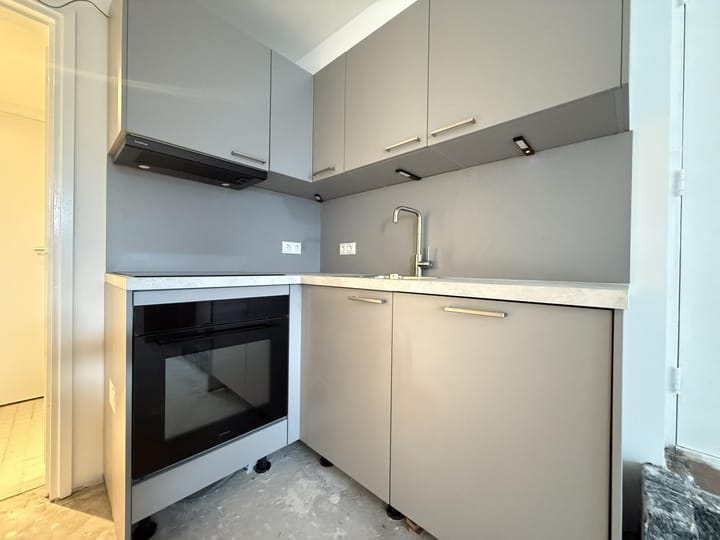 Photo 11 of Stuijvenburchstraat 2-B