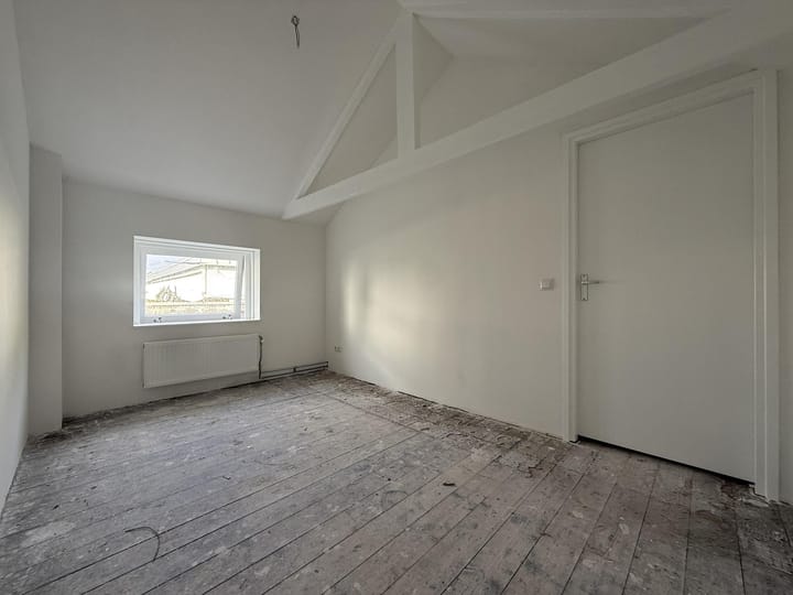 Photo 19 of Stuijvenburchstraat 2-B