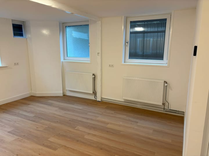 Photo 4 of Stuijvenburchstraat 2-B