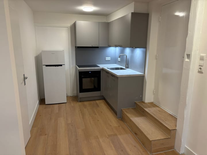 Photo 9 of Stuijvenburchstraat 2-B