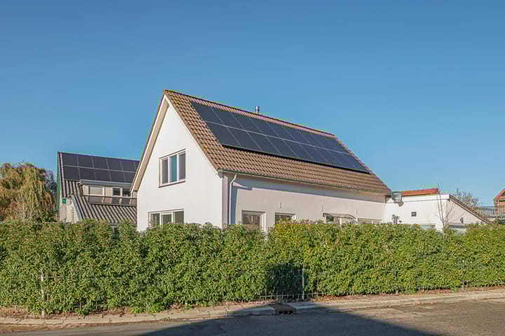 Photo 2 of Prins Bernhardstraat 2