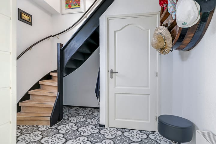 Photo 33 of Prins Bernhardstraat 2