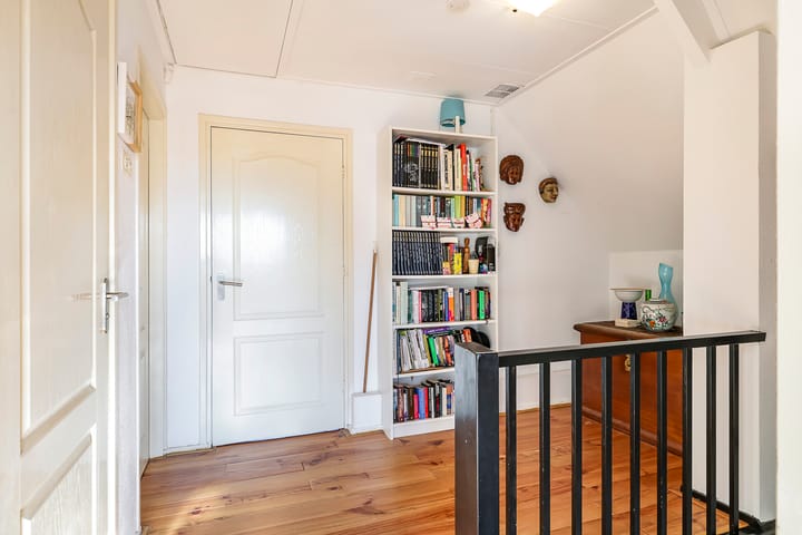 Photo 39 of Prins Bernhardstraat 2