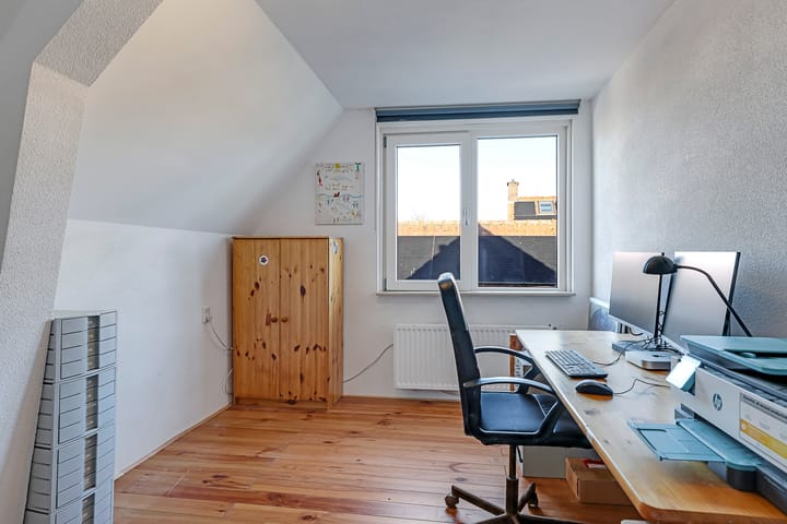 Photo 44 of Prins Bernhardstraat 2