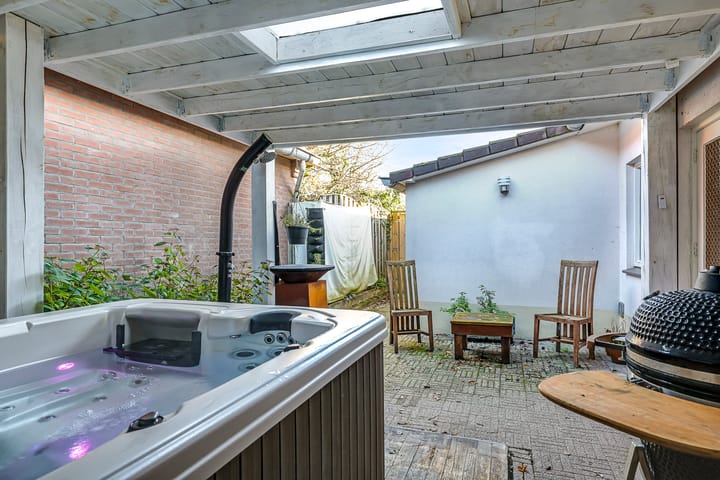 Photo 56 of Prins Bernhardstraat 2