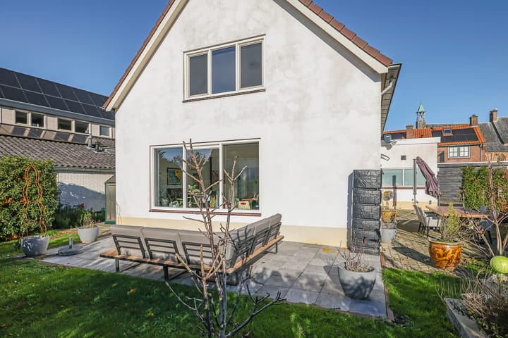 Photo 64 of Prins Bernhardstraat 2