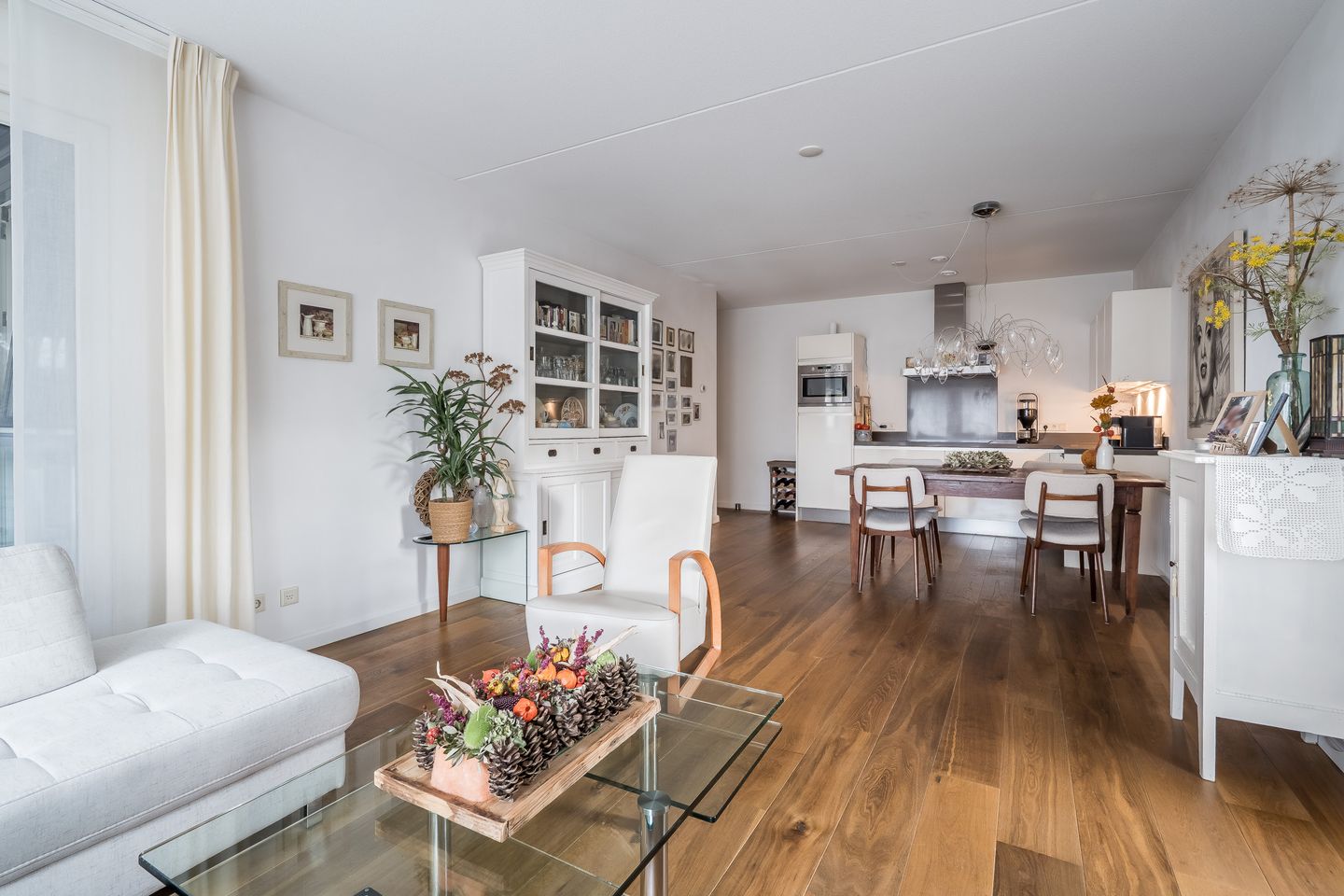 Foto 1 van Parallelweg 105