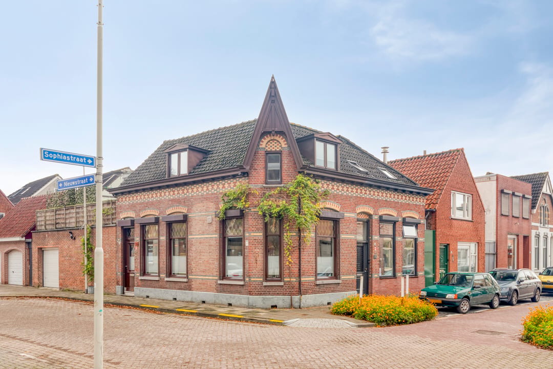 Photo 1 of Nieuwstraat 26