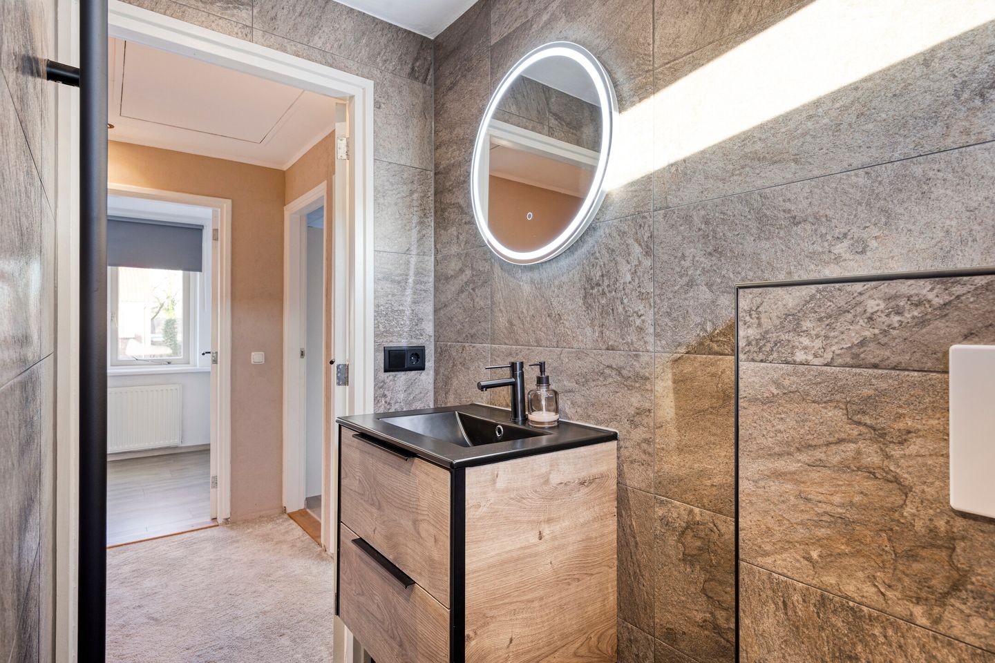 Photo 19 of Gruttostraat 4