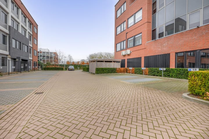 Photo 33 of Binnen Parallelweg 18