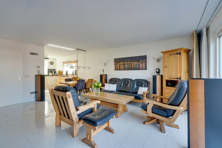 Foto 17 van Bisschop Romerostraat 37