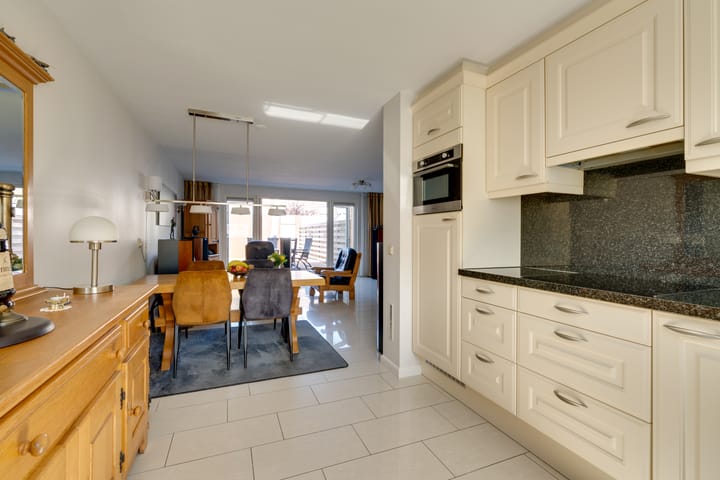 Foto 24 van Bisschop Romerostraat 37