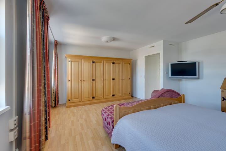 Foto 32 van Bisschop Romerostraat 37