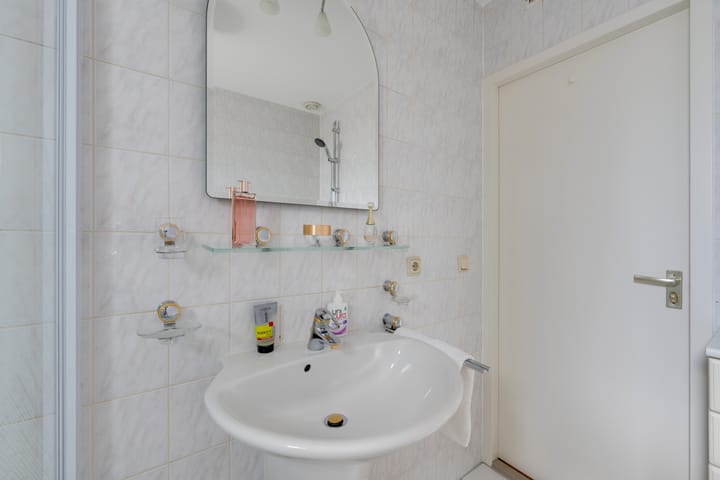 Foto 39 van Bisschop Romerostraat 37