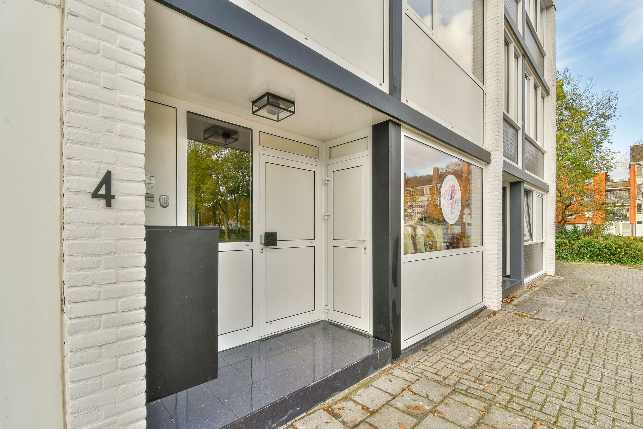 Photo 27 of Nederhoven 4