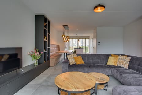 Overschie 74 secondary image