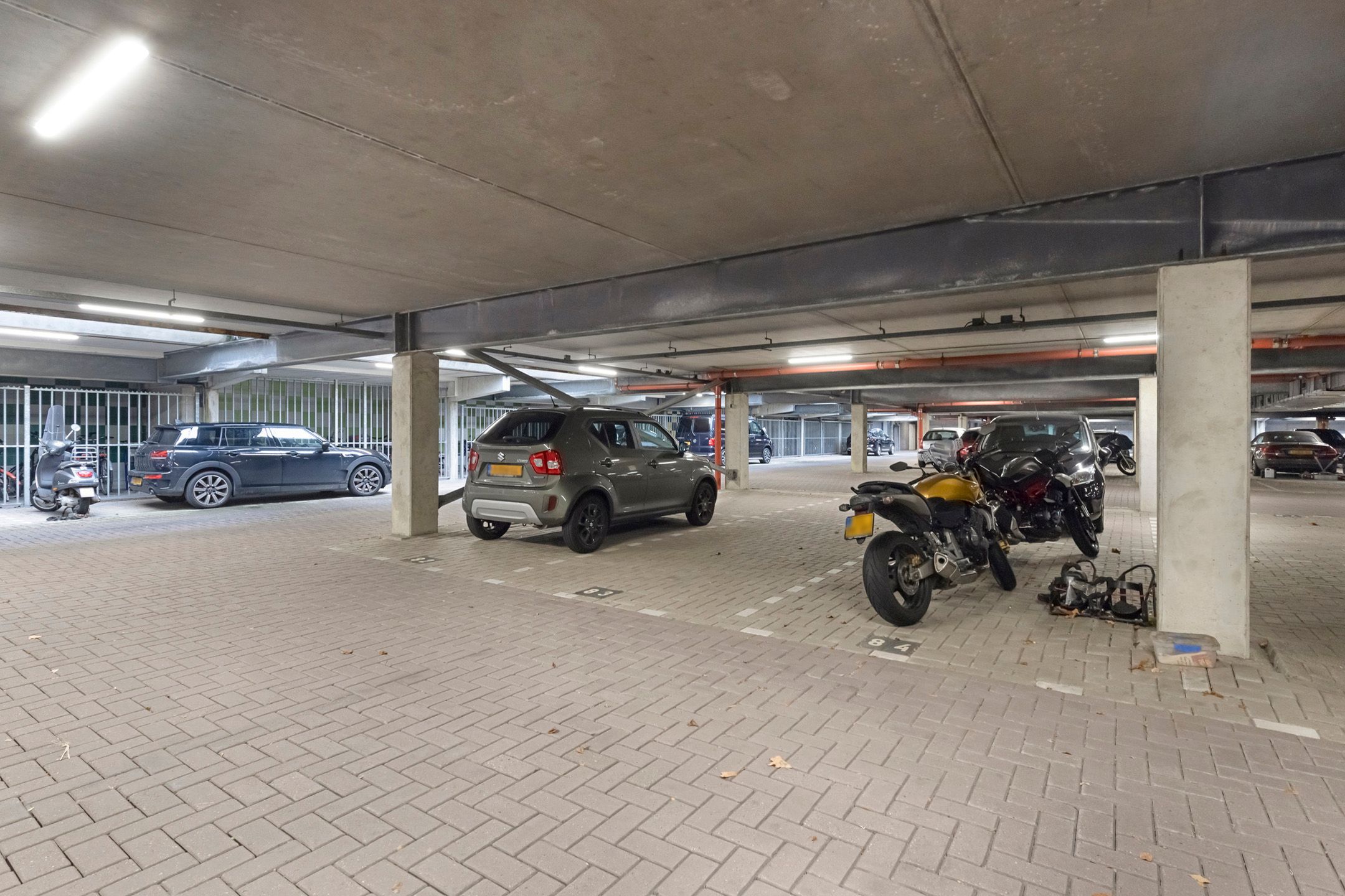 Photo 30 of Halfrond 72