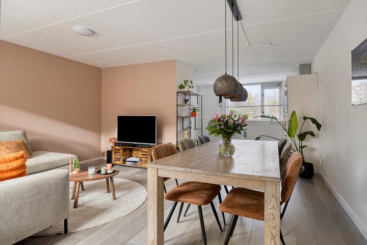 Foto 6 van B.A.A. Engelbertinklaan 136