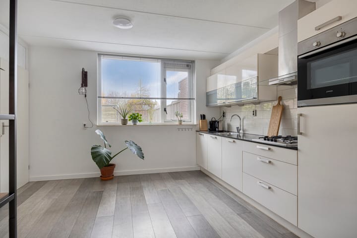 Foto 7 van B.A.A. Engelbertinklaan 136