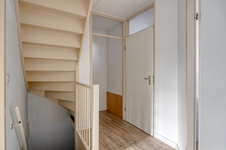 Foto 11 van B.A.A. Engelbertinklaan 136