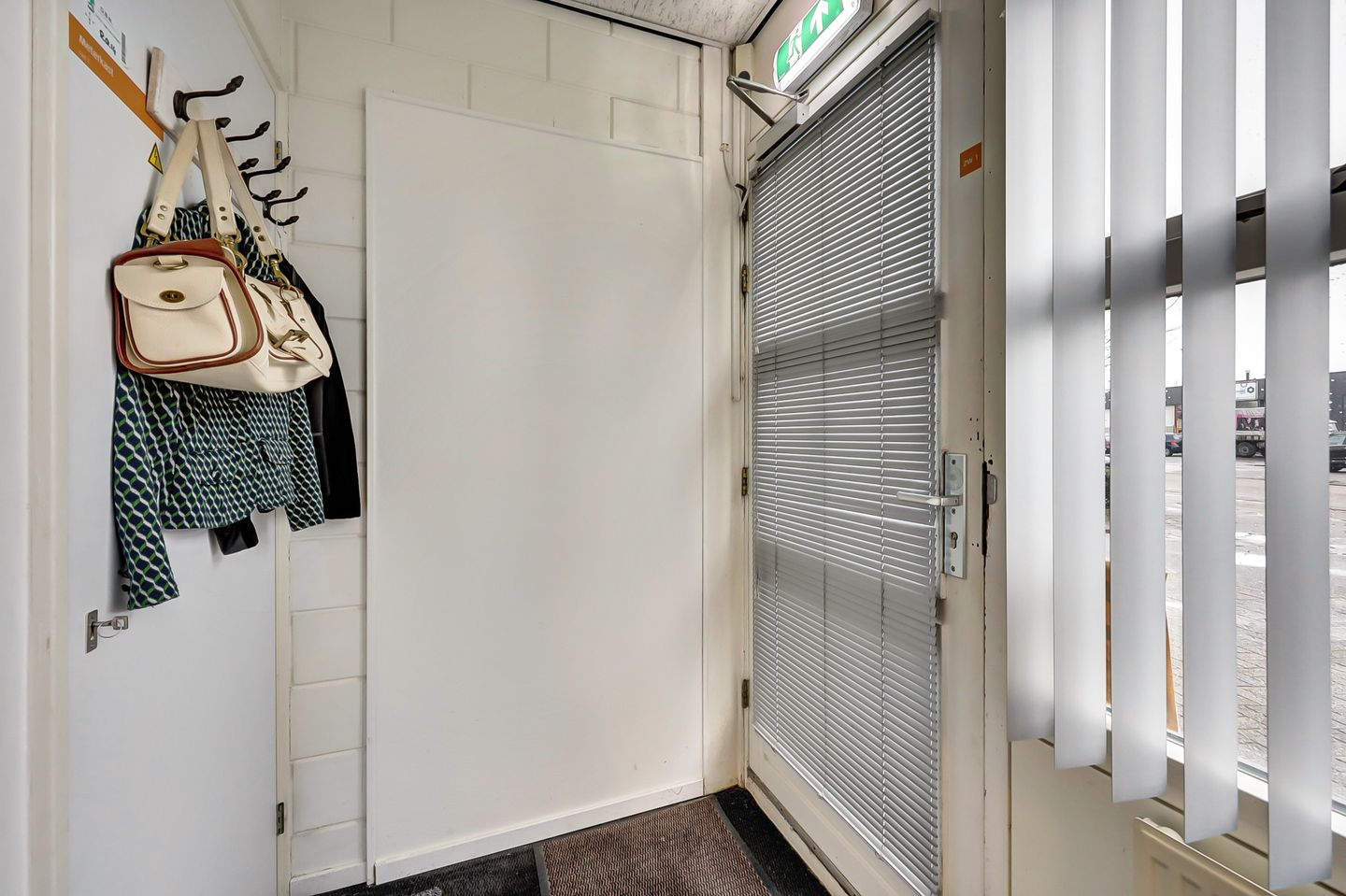 View photo 2 of Het Zwarte Water 1