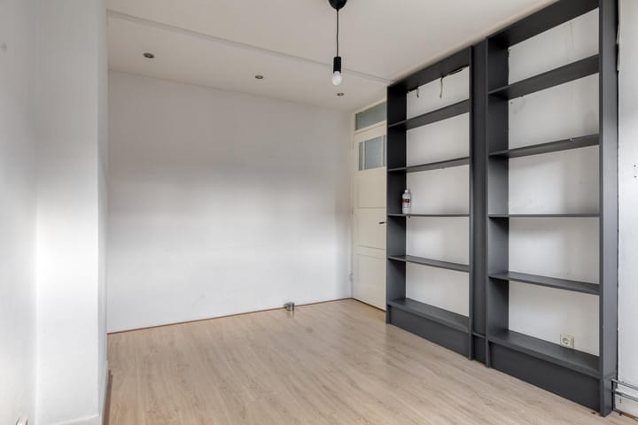 Photo 22 of Gladiolusstraat 35-A