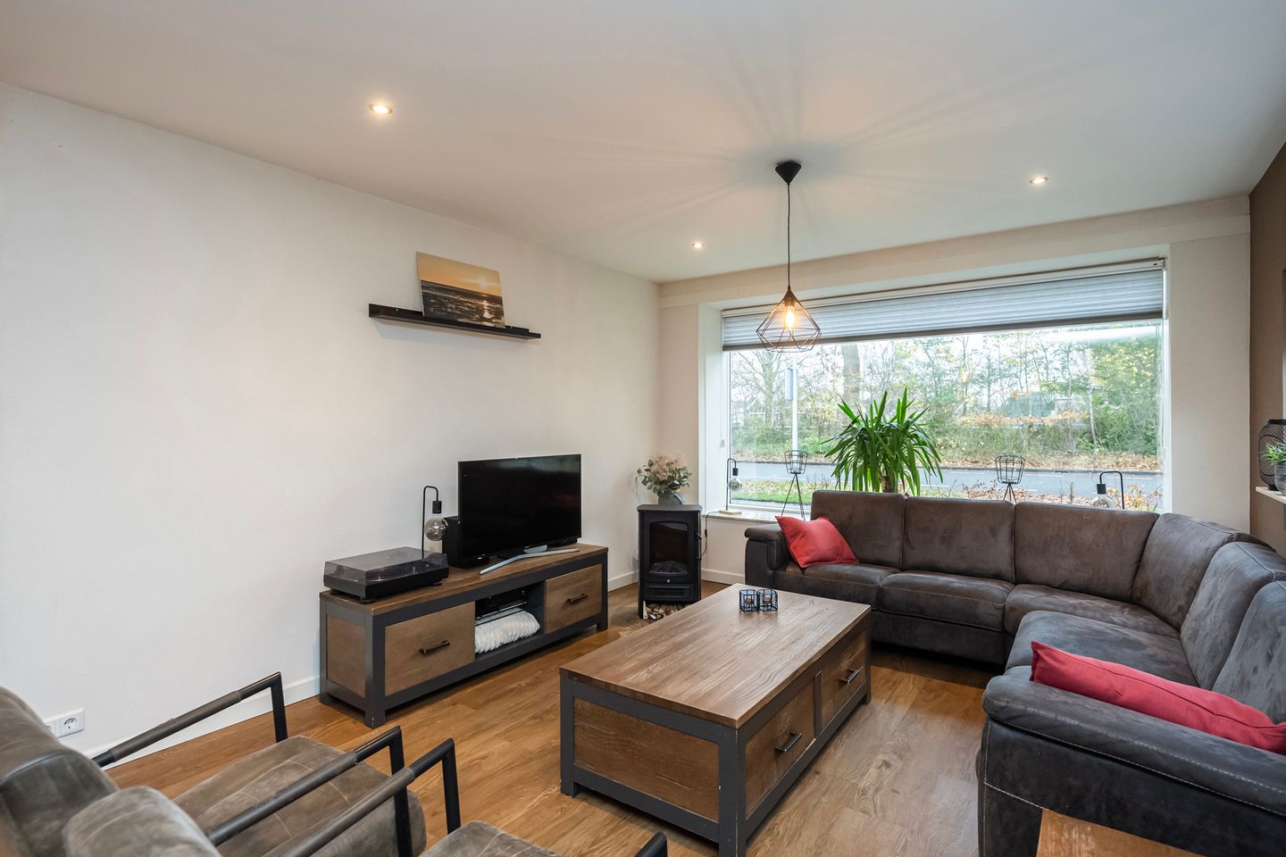 Photo 10 of Wilhelminastraat 105