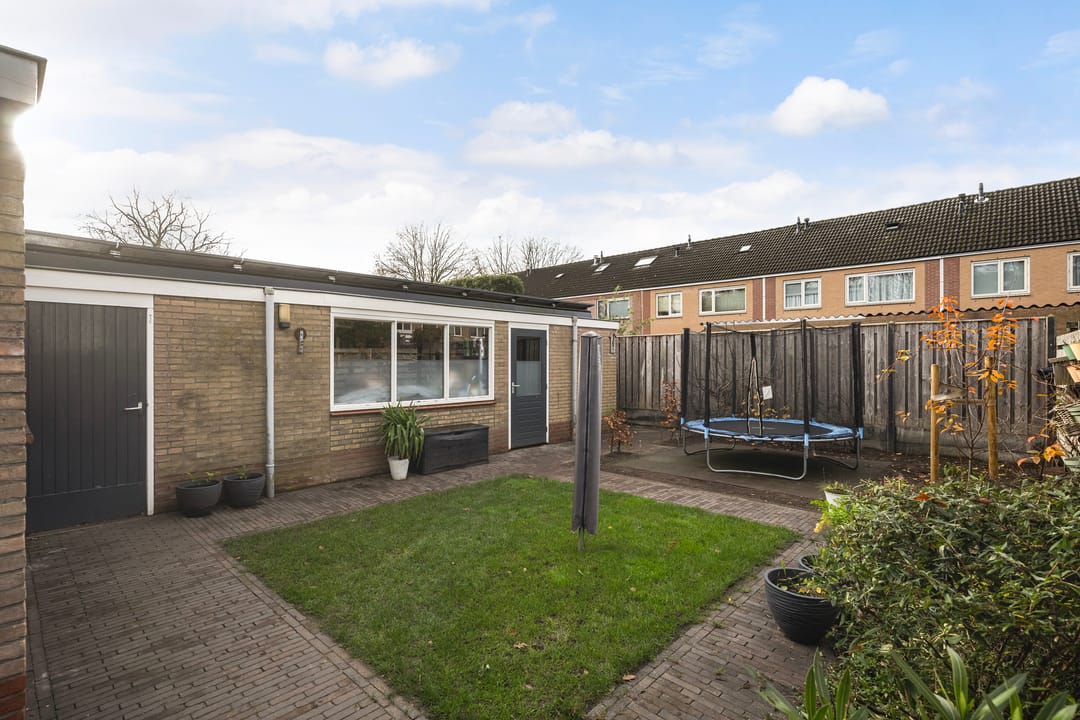 Photo 32 of Wilhelminastraat 105